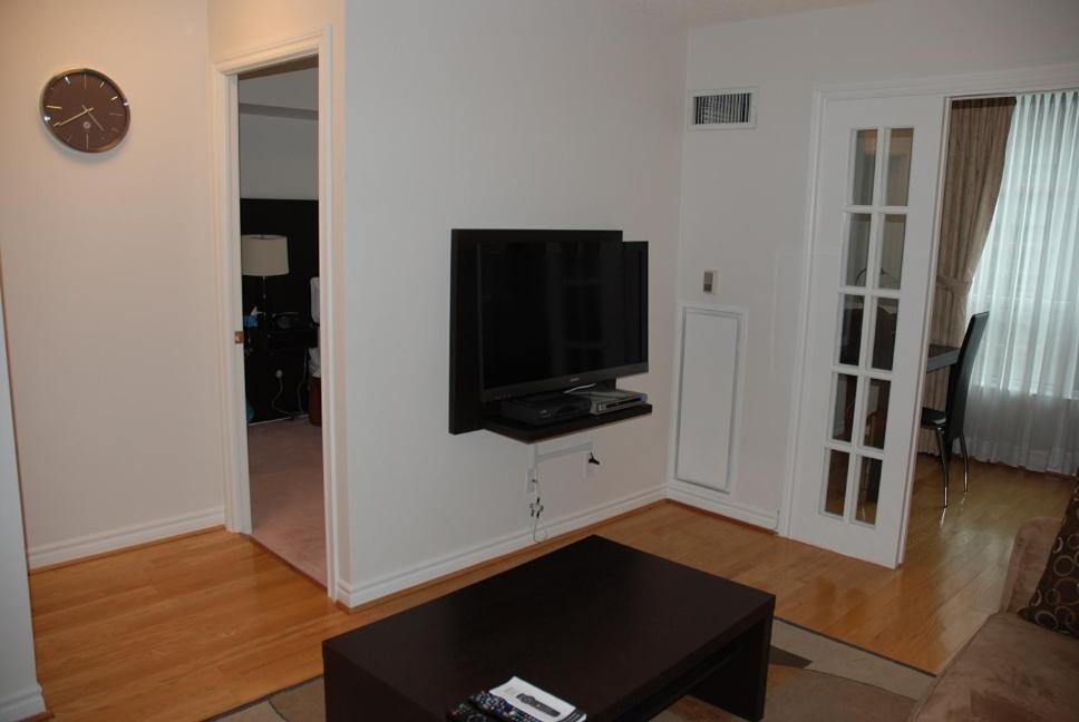 Toronto Luxury Accommodations - Qwest Екстер'єр фото