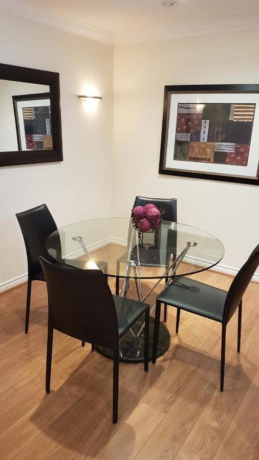 Toronto Luxury Accommodations - Qwest Екстер'єр фото