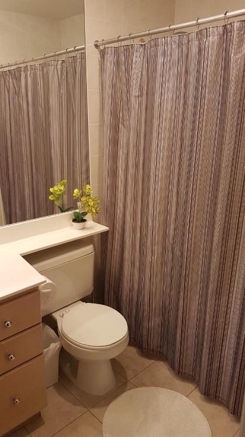 Toronto Luxury Accommodations - Qwest Екстер'єр фото