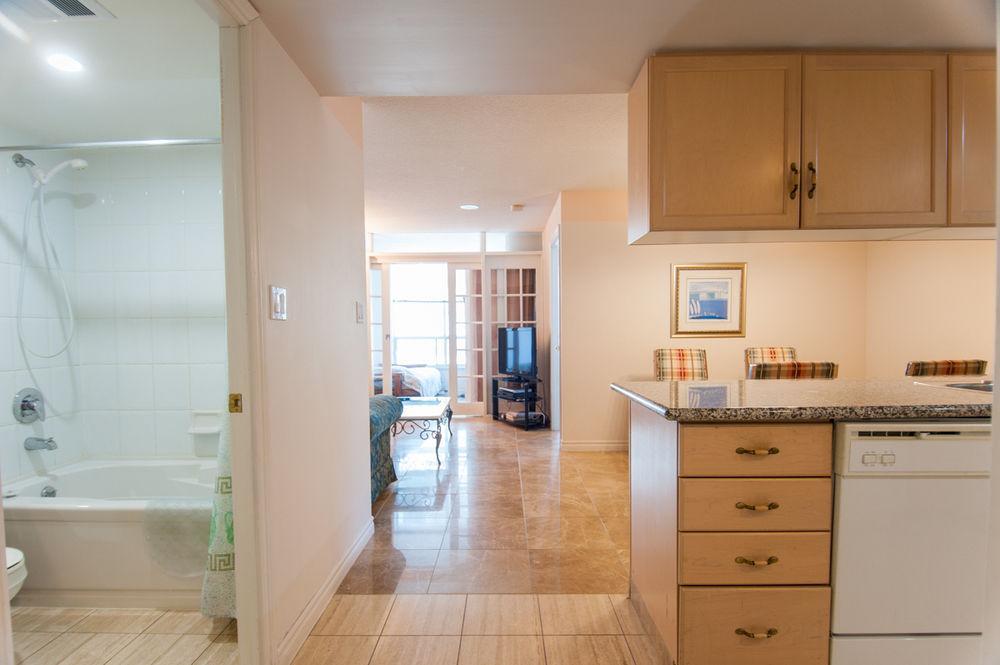 Toronto Luxury Accommodations - Qwest Екстер'єр фото