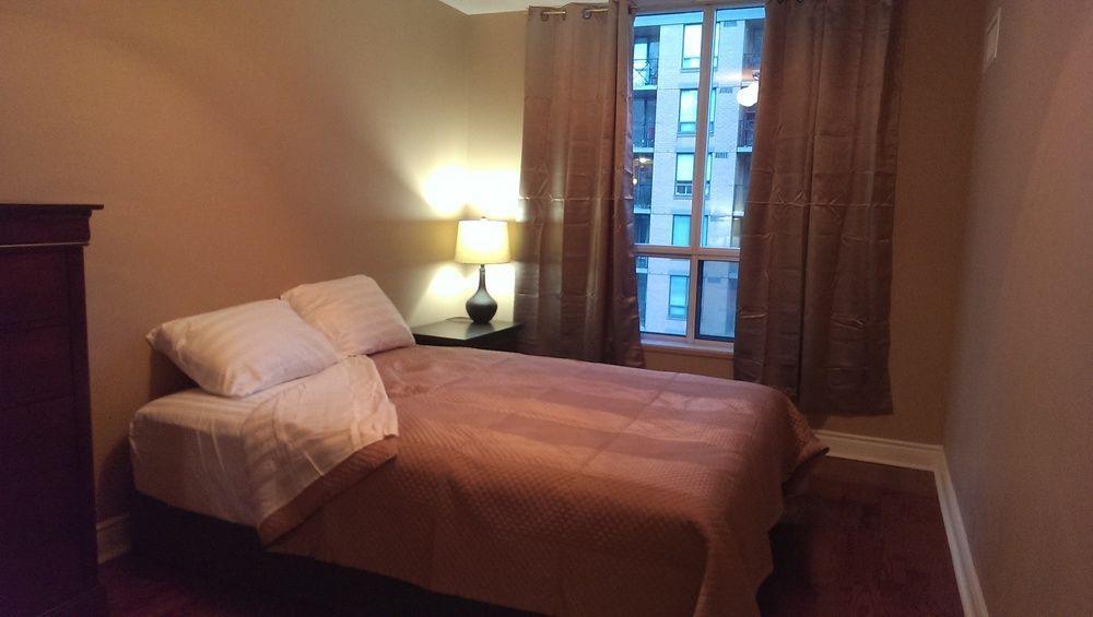 Toronto Luxury Accommodations - Qwest Екстер'єр фото