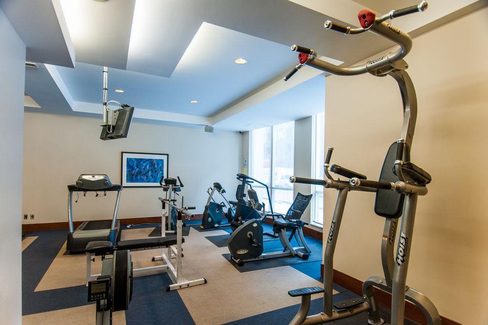 Toronto Luxury Accommodations - Qwest Екстер'єр фото