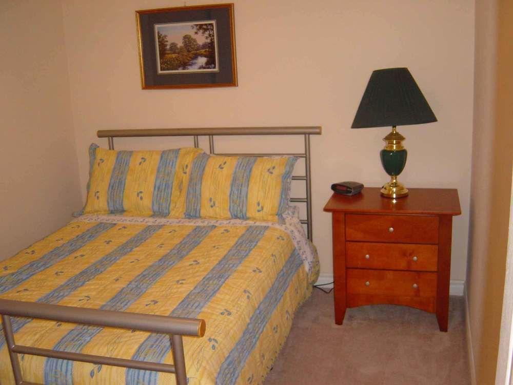 Toronto Luxury Accommodations - Qwest Екстер'єр фото