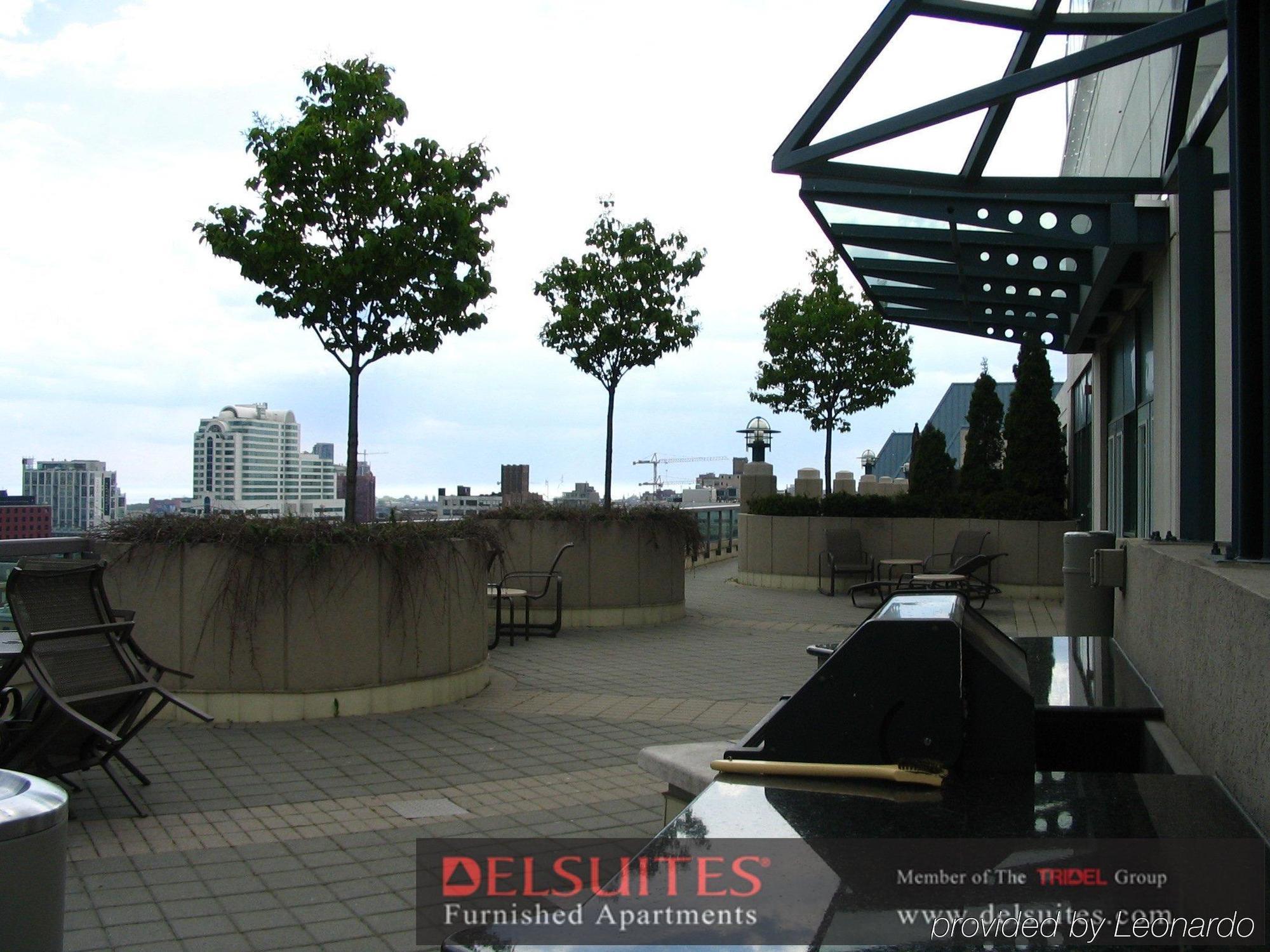 Toronto Luxury Accommodations - Qwest Екстер'єр фото