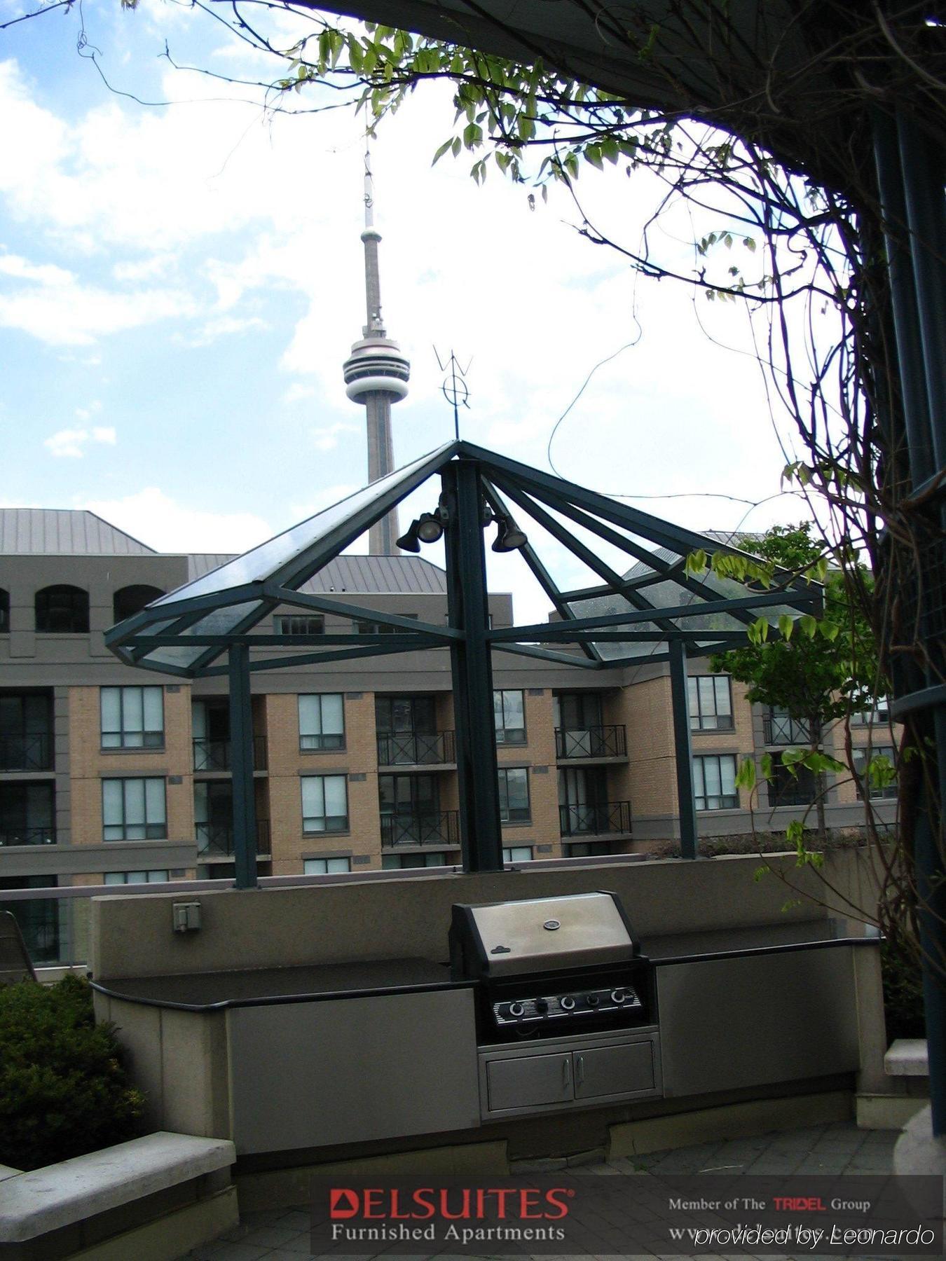 Toronto Luxury Accommodations - Qwest Екстер'єр фото