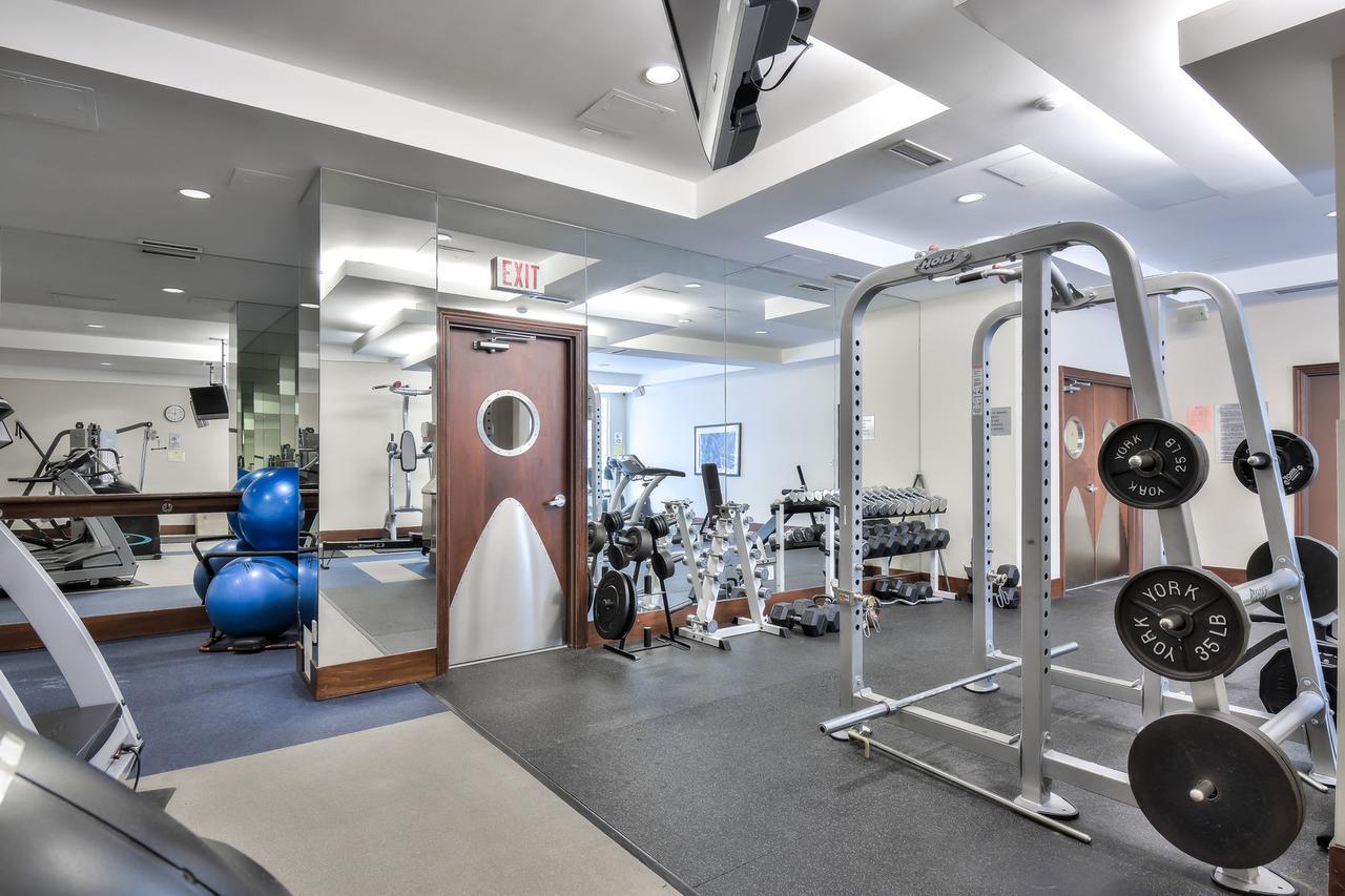 Toronto Luxury Accommodations - Qwest Екстер'єр фото