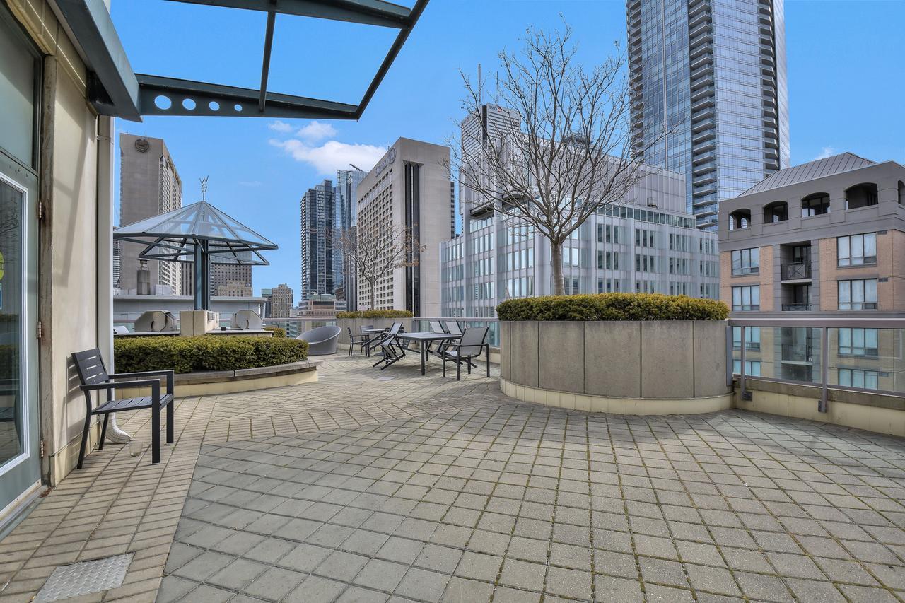 Toronto Luxury Accommodations - Qwest Екстер'єр фото