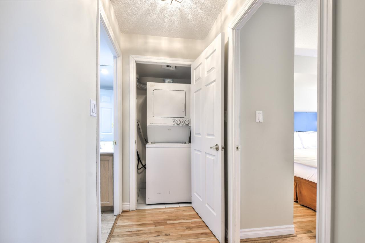 Toronto Luxury Accommodations - Qwest Екстер'єр фото