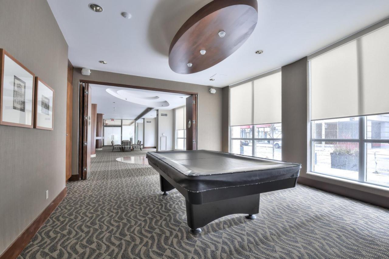 Toronto Luxury Accommodations - Qwest Екстер'єр фото