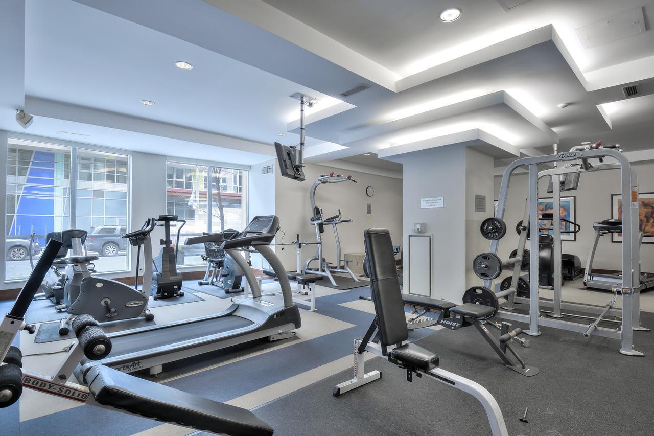 Toronto Luxury Accommodations - Qwest Екстер'єр фото